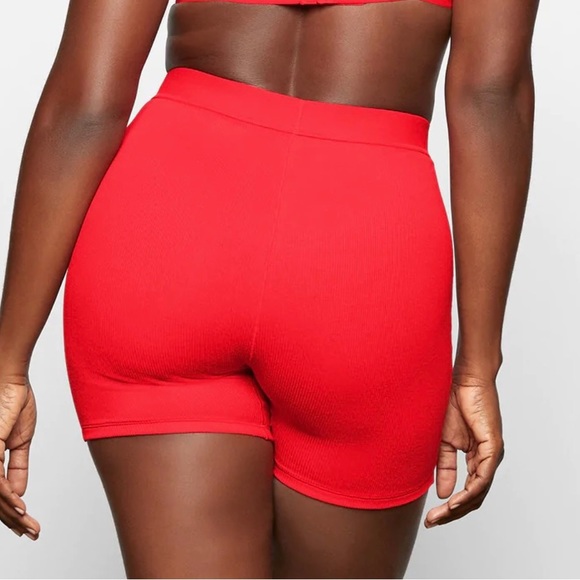 SOLD❗️❗️❗️- SKIMS BUNDLE: SIZE SMALL SOFT LOUNGE BOXER & COTTON RIB BOXER - Picture 7 of 10